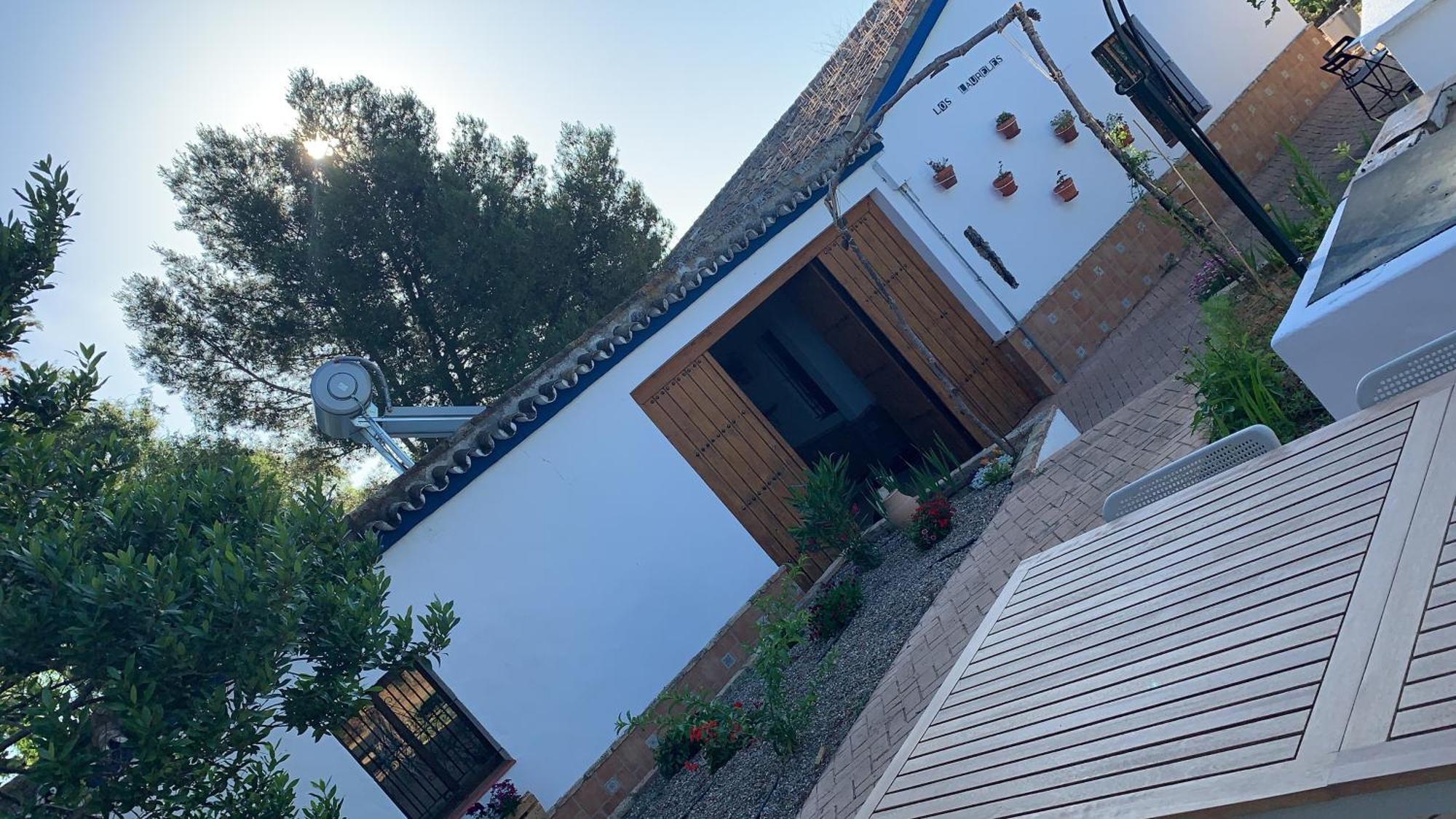 Casa Los Laureles Пилас Экстерьер фото